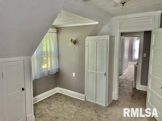 712 S 9Th Street, Petersburg, IL, 62675