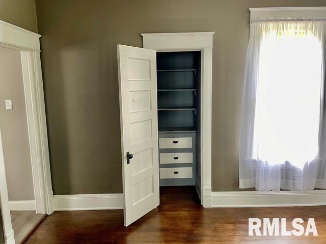 712 S 9Th Street, Petersburg, IL, 62675