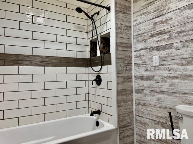 712 S 9Th Street, Petersburg, IL, 62675