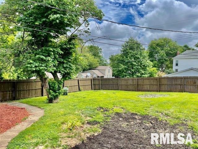 712 S 9Th Street, Petersburg, IL, 62675