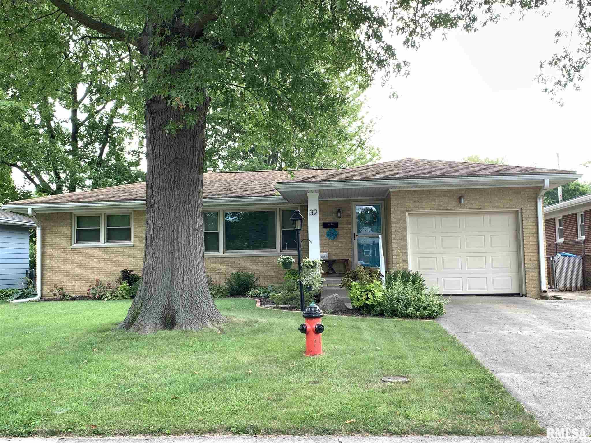 32 LONGBOW Lane, Springfield, IL 62704