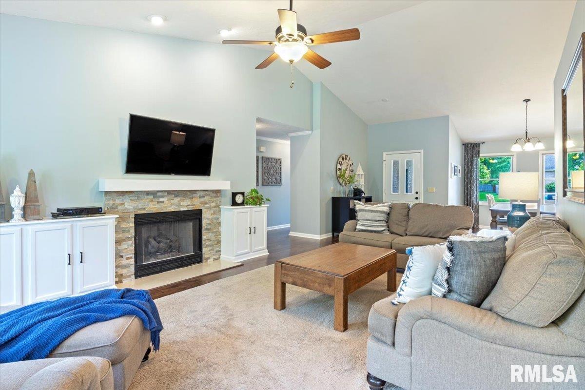141 Parkway Drive, Chatham, IL, 62629