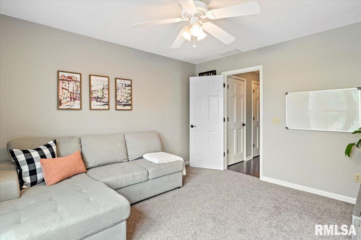 141 Parkway Drive, Chatham, IL, 62629