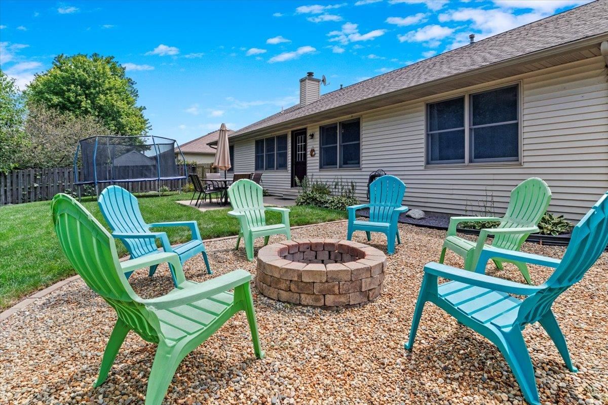 141 Parkway Drive, Chatham, IL, 62629