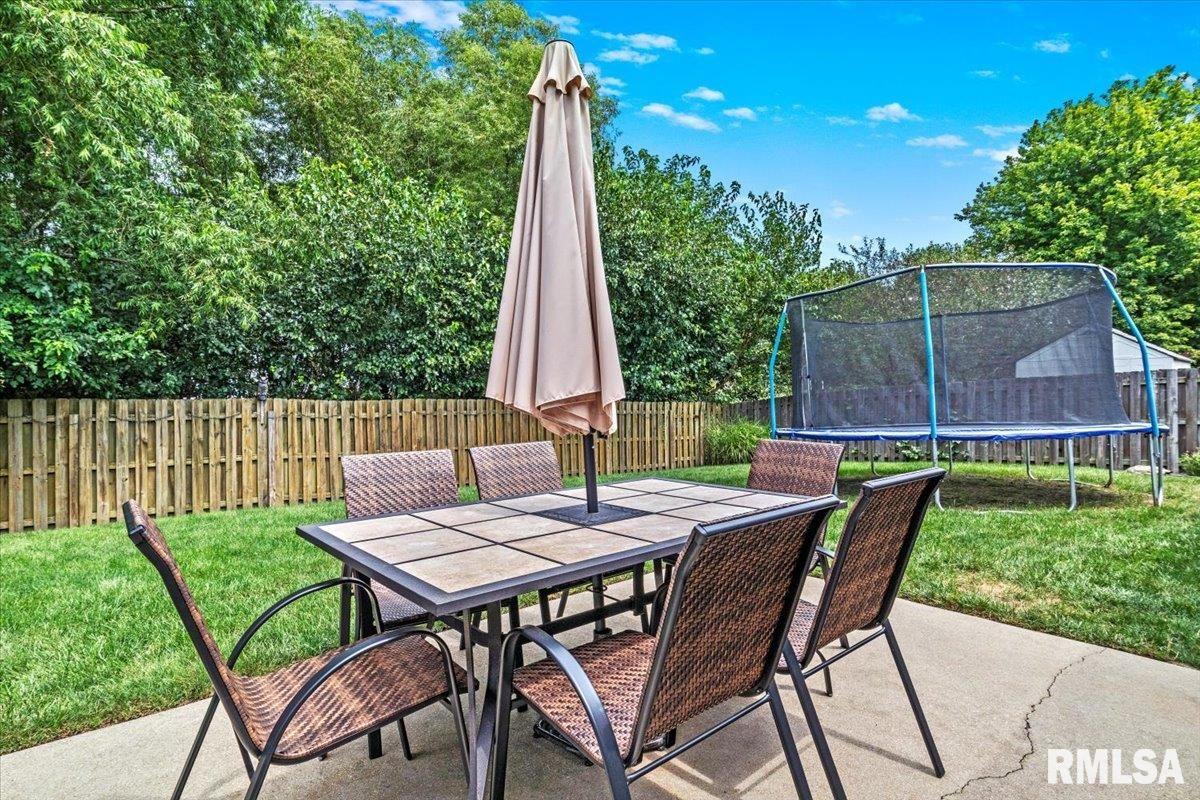 141 Parkway Drive, Chatham, IL, 62629
