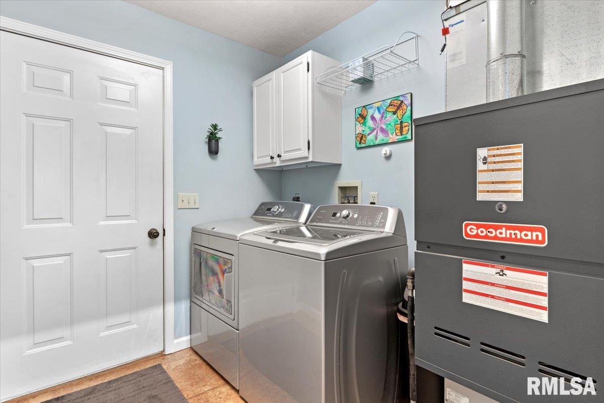 141 Parkway Drive, Chatham, IL, 62629