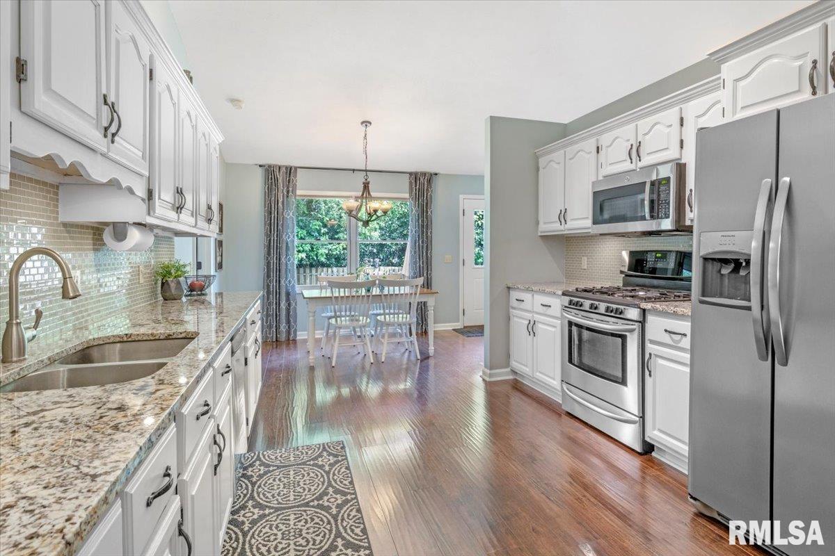 141 Parkway Drive, Chatham, IL, 62629