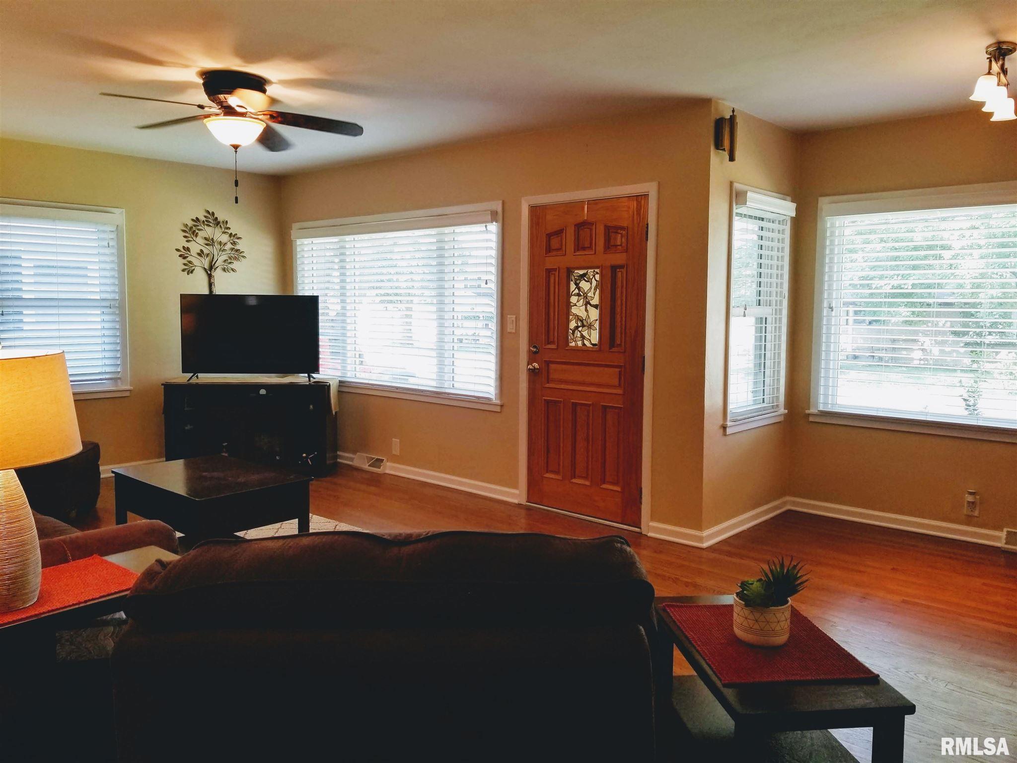 928 N 3Rd Street, Riverton, IL, 62561