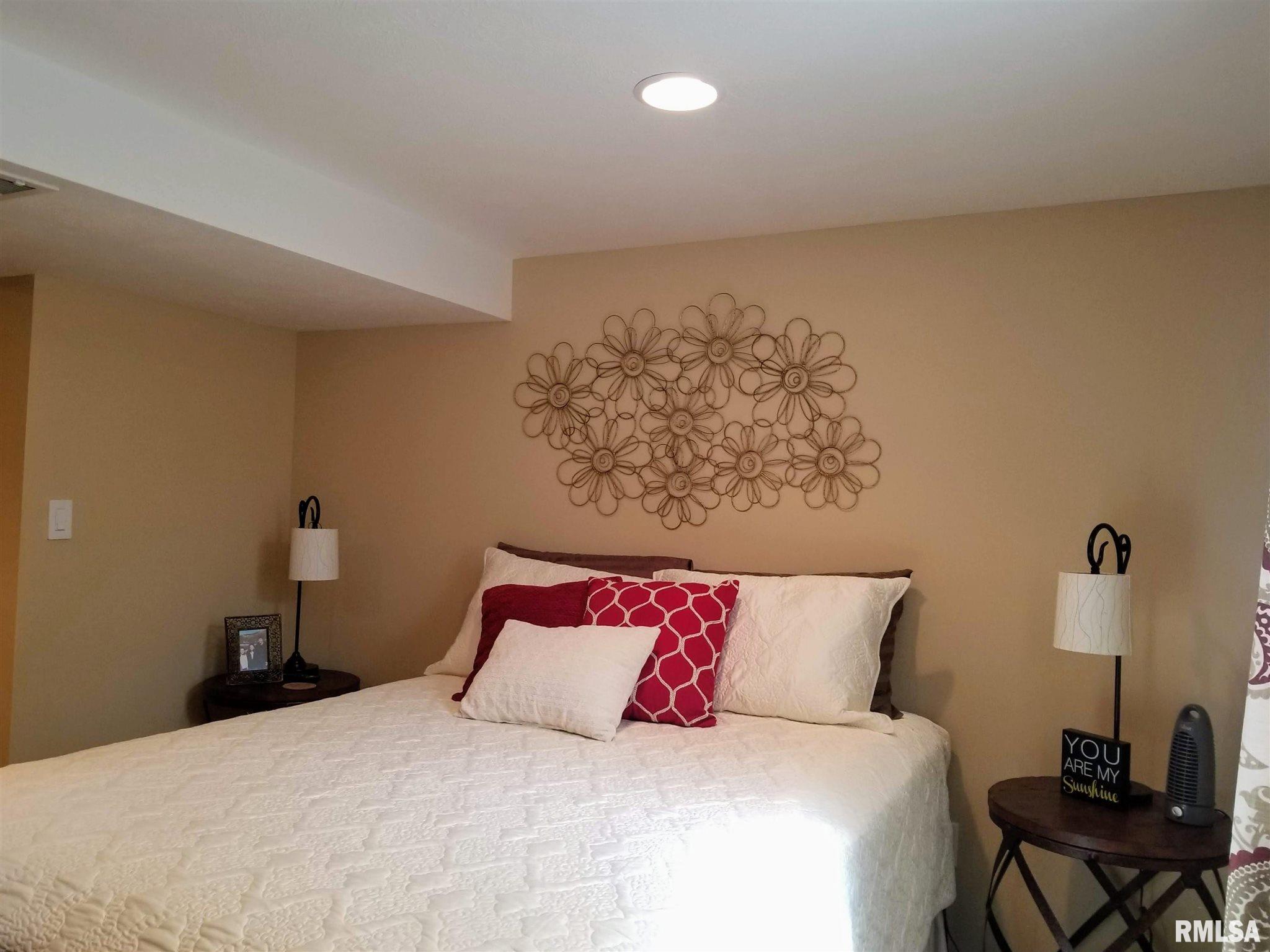928 N 3Rd Street, Riverton, IL, 62561