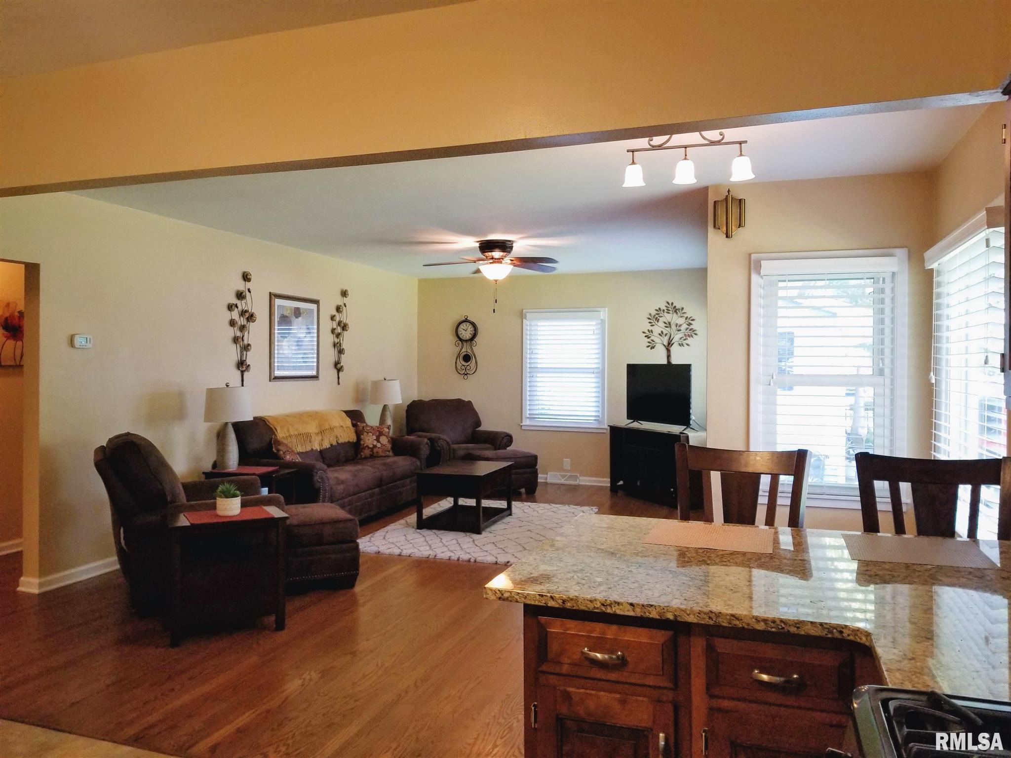 928 N 3Rd Street, Riverton, IL, 62561