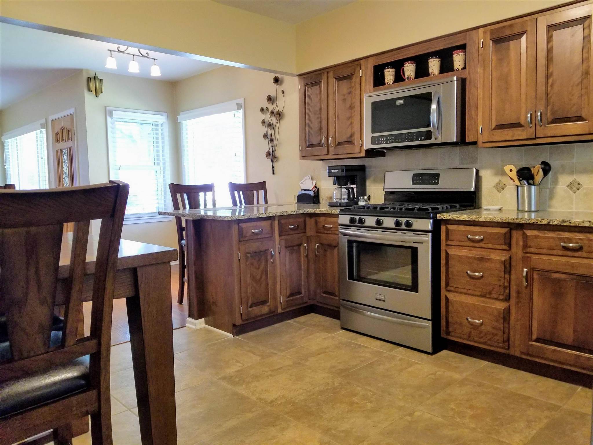 928 N 3Rd Street, Riverton, IL, 62561
