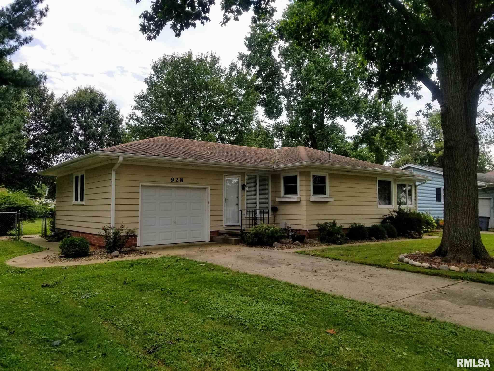 928 N 3Rd Street, Riverton, IL, 62561