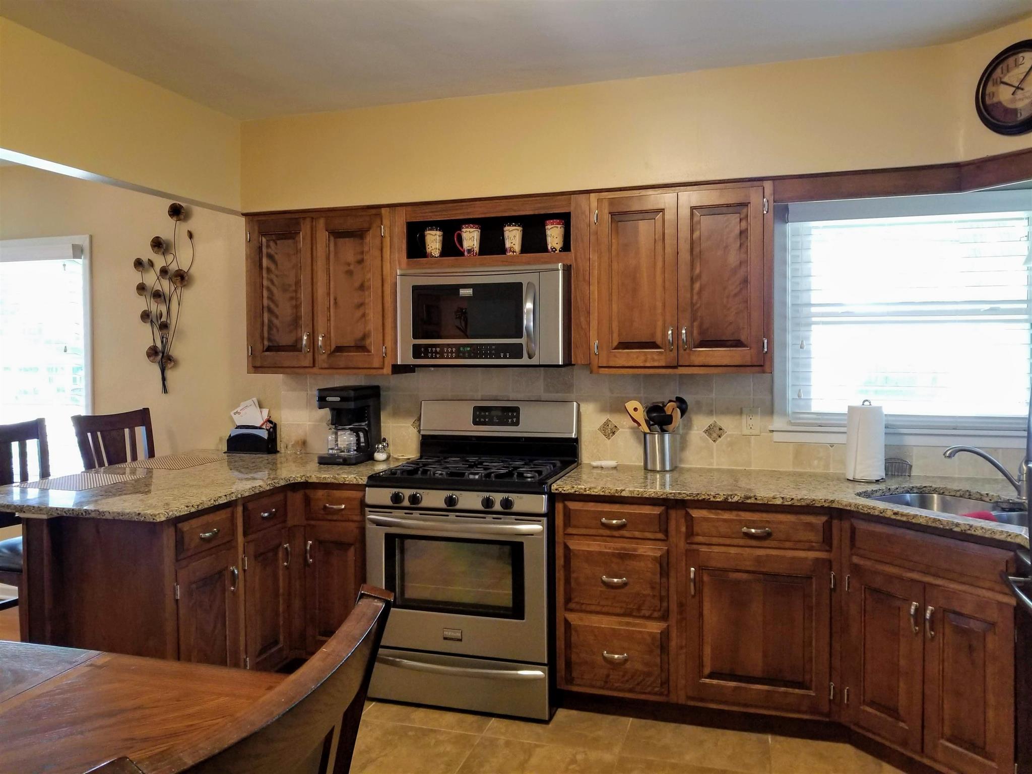 928 N 3Rd Street, Riverton, IL, 62561