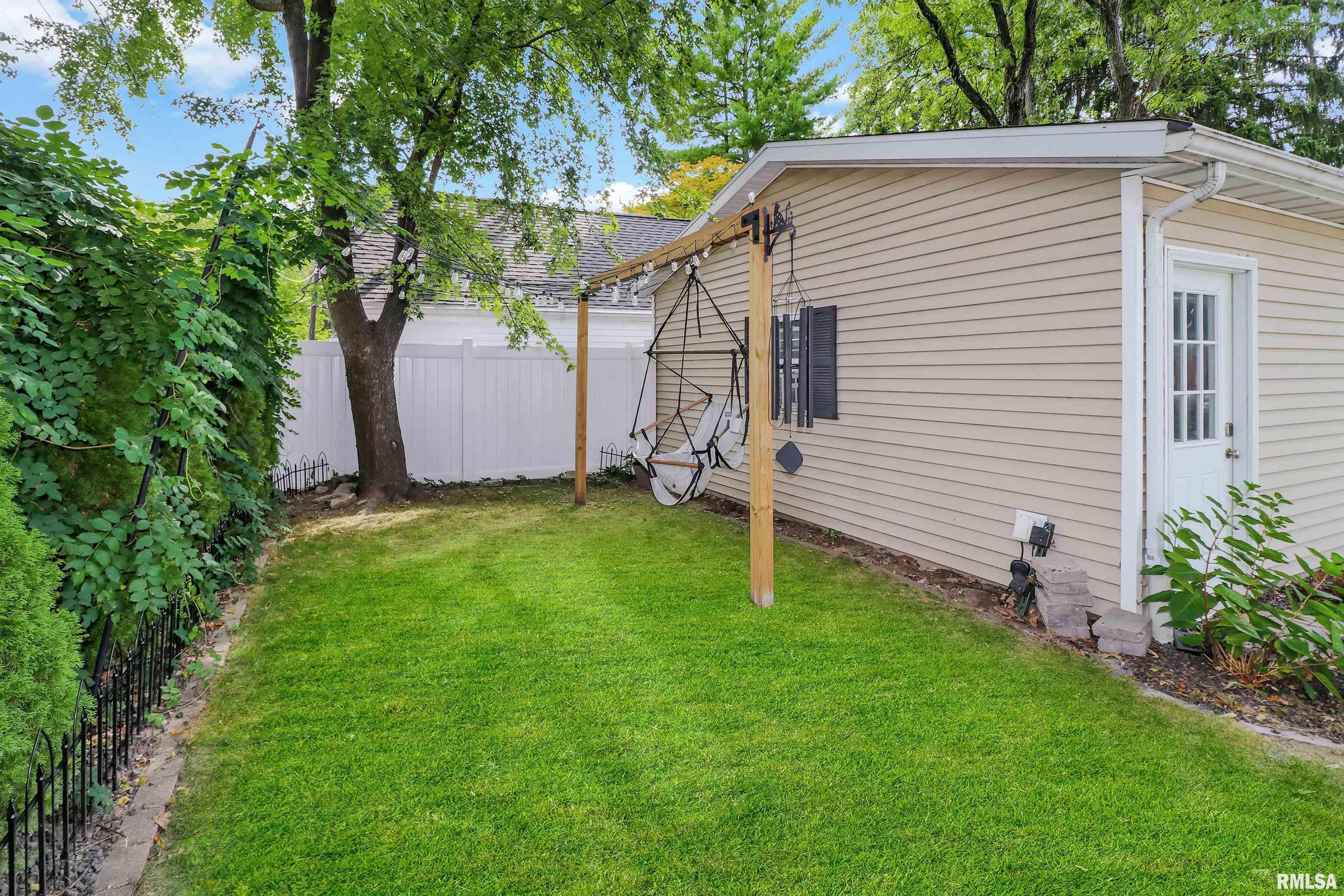 207 E Embert Place, Peoria, IL, 61603