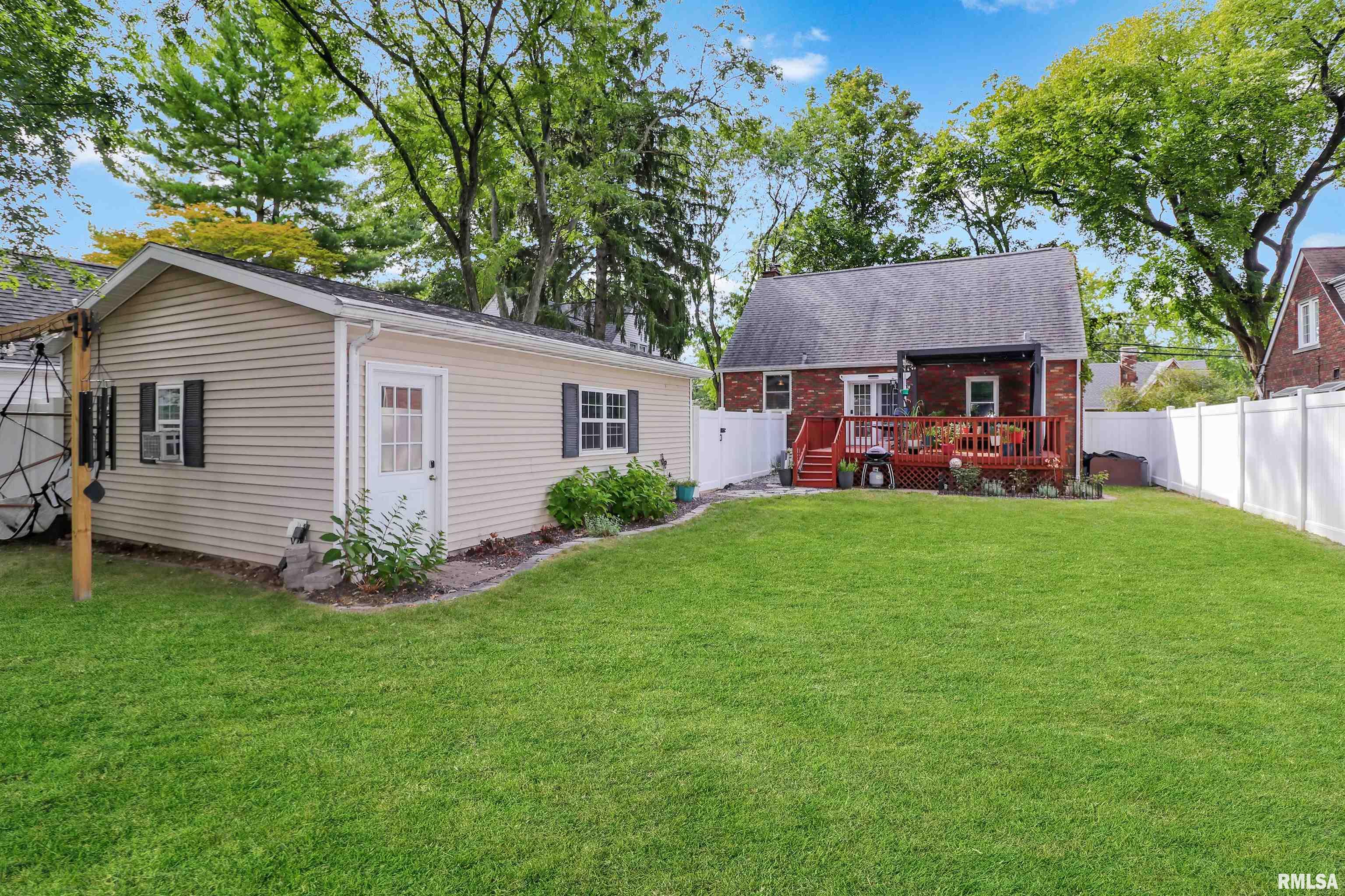 207 E Embert Place, Peoria, IL, 61603