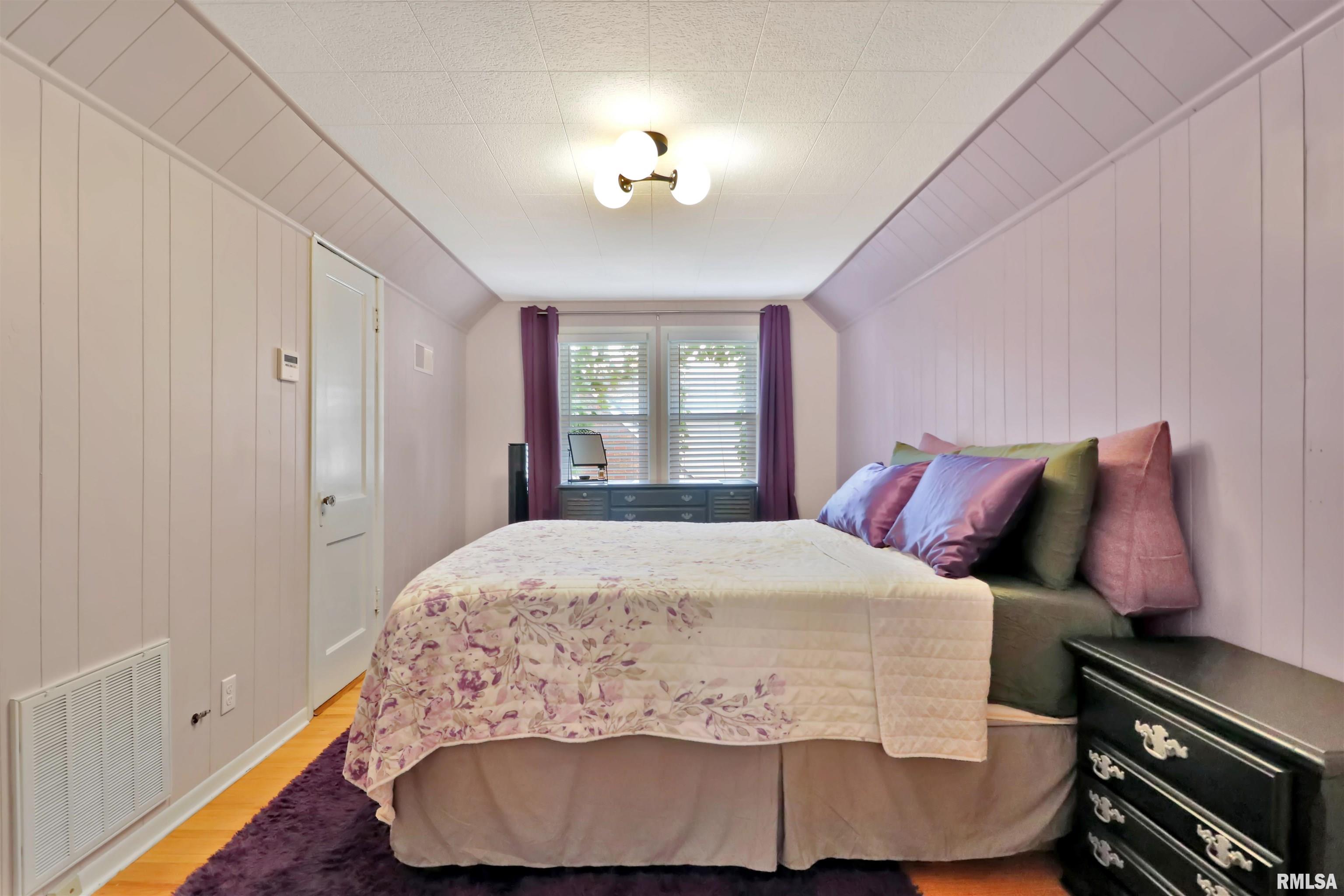 207 E Embert Place, Peoria, IL, 61603