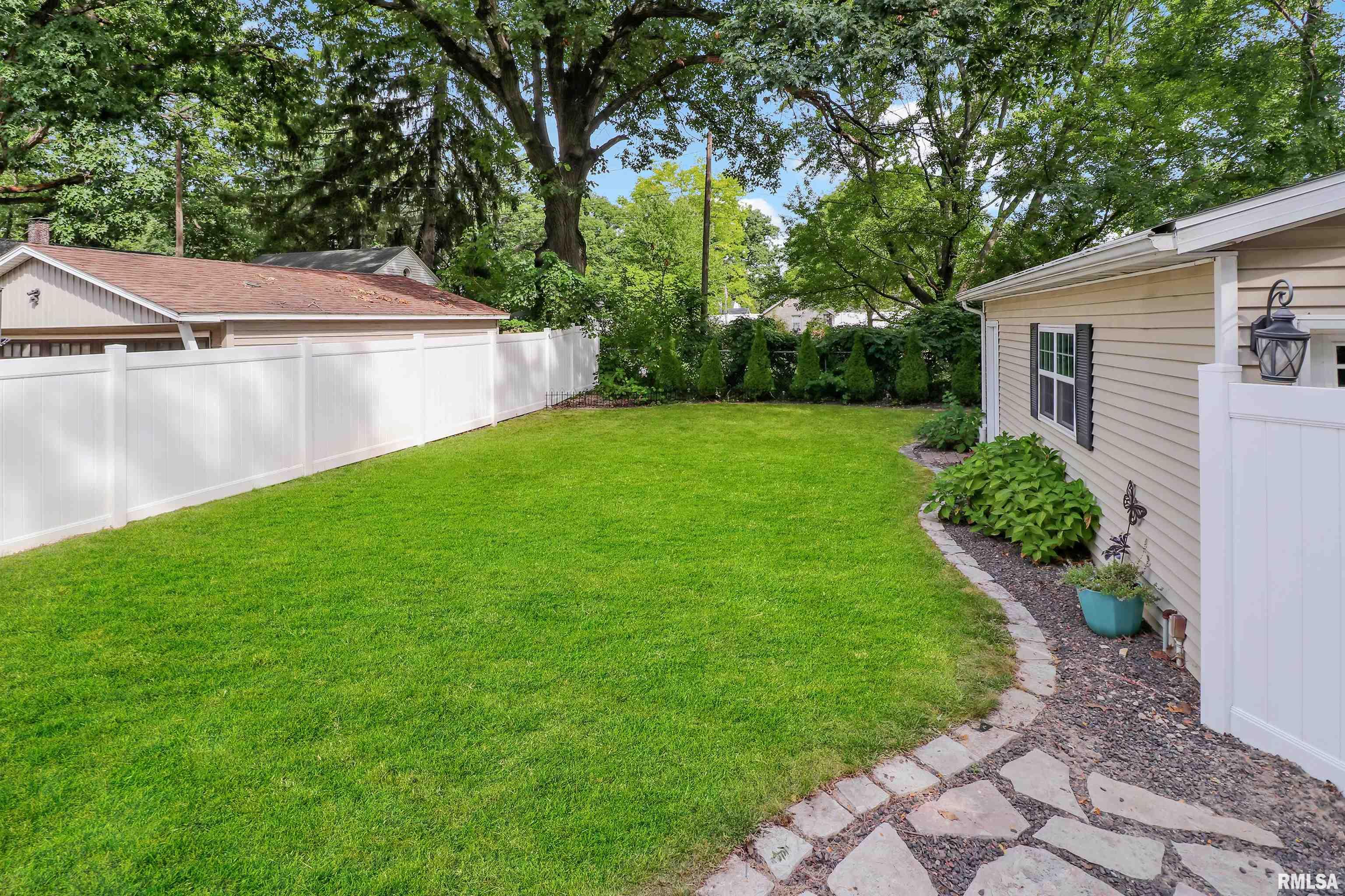 207 E Embert Place, Peoria, IL, 61603