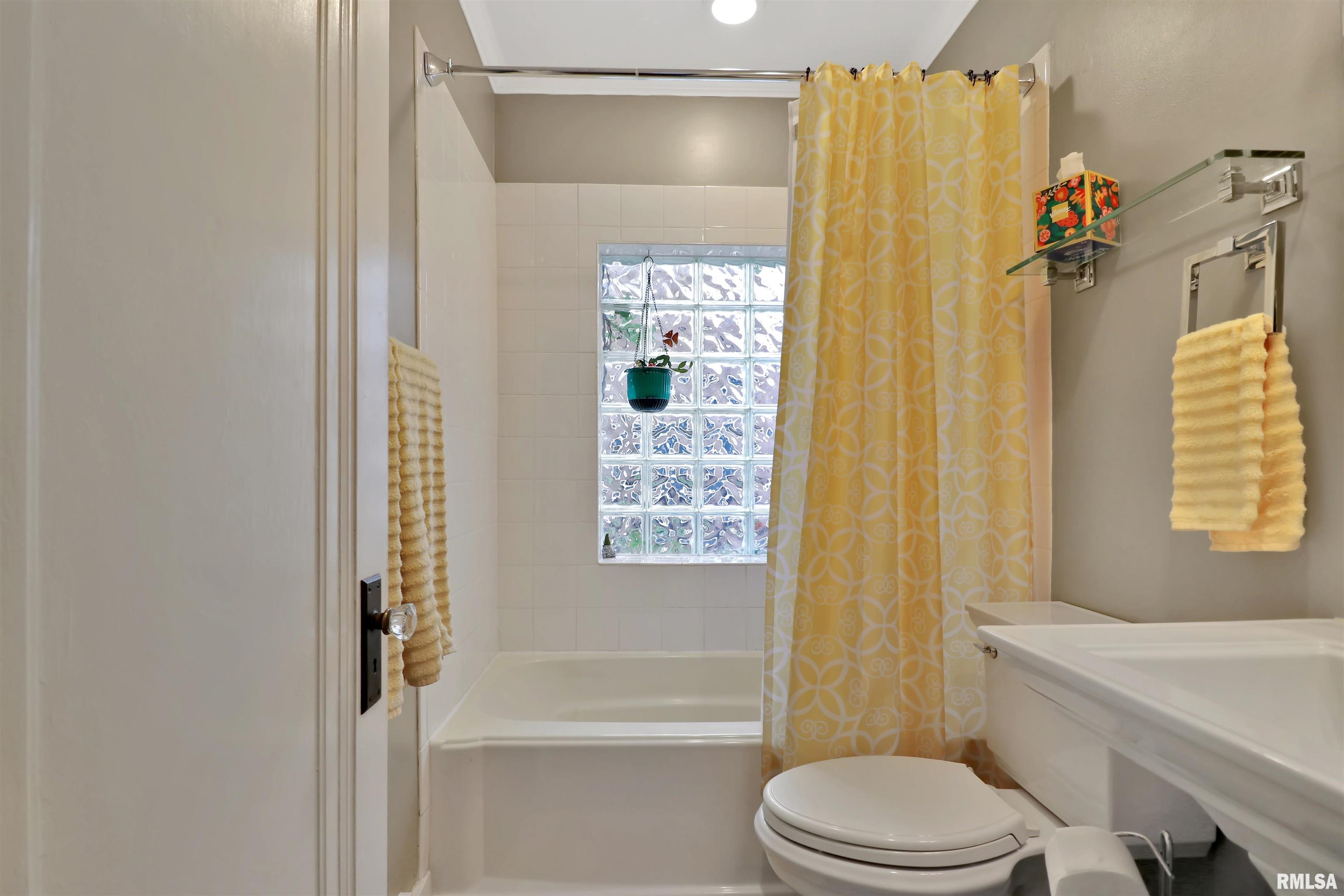 207 E Embert Place, Peoria, IL, 61603