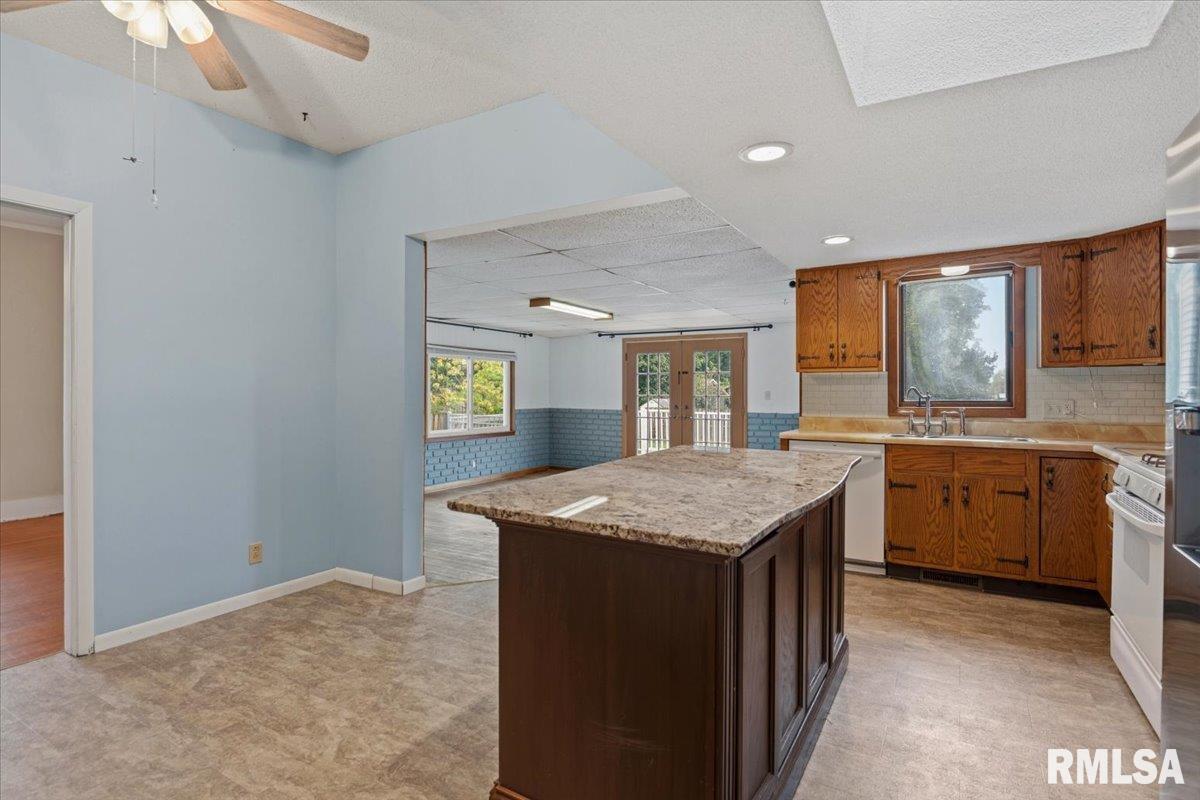 115 S Oak Street, Chatham, IL, 62629