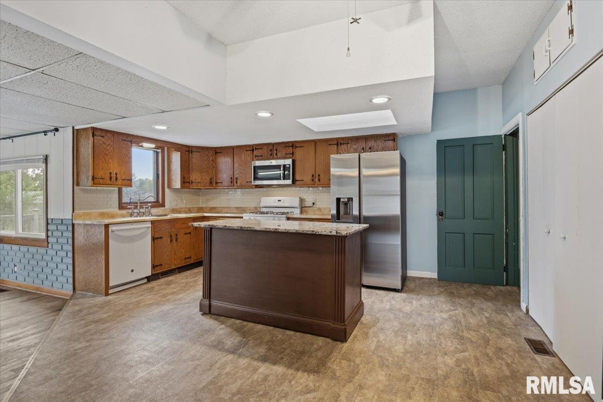 115 S Oak Street, Chatham, IL, 62629