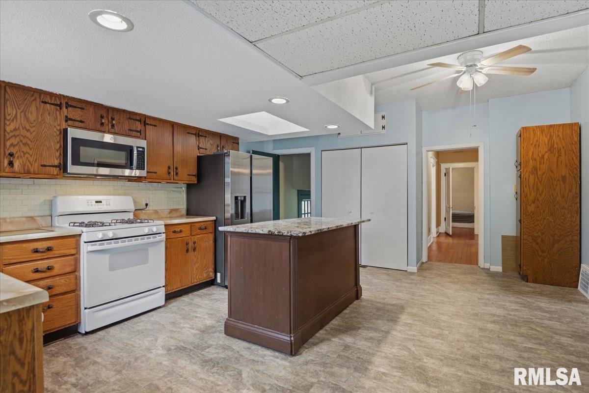 115 S Oak Street, Chatham, IL, 62629